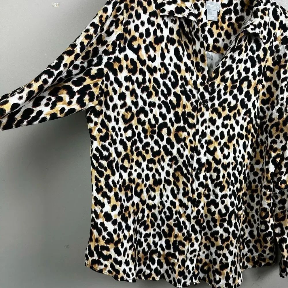 Chico’s animal printed casual button down shirt size 2 - Picture 5 of 9